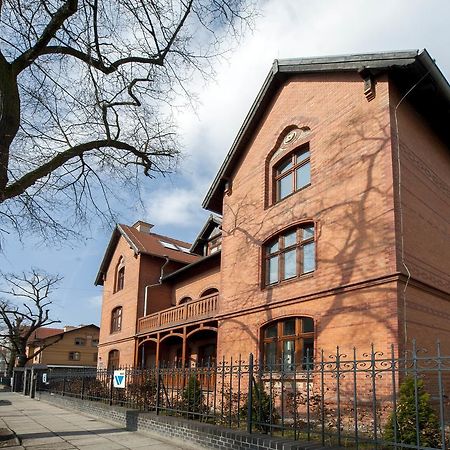 Przestronny Apartament Very Berry W Poznaniu Z Dwiema Sypialniami By Noclegi Renters Bagian luar foto