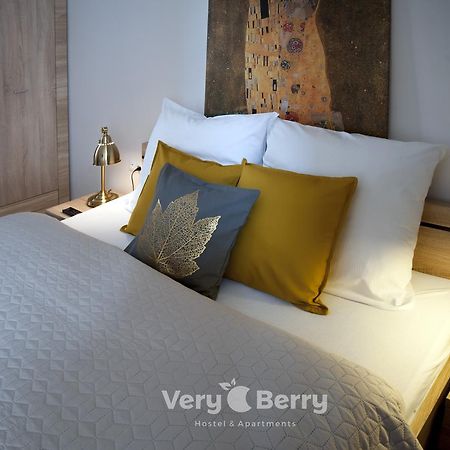 Przestronny Apartament Very Berry W Poznaniu Z Dwiema Sypialniami By Noclegi Renters Bagian luar foto