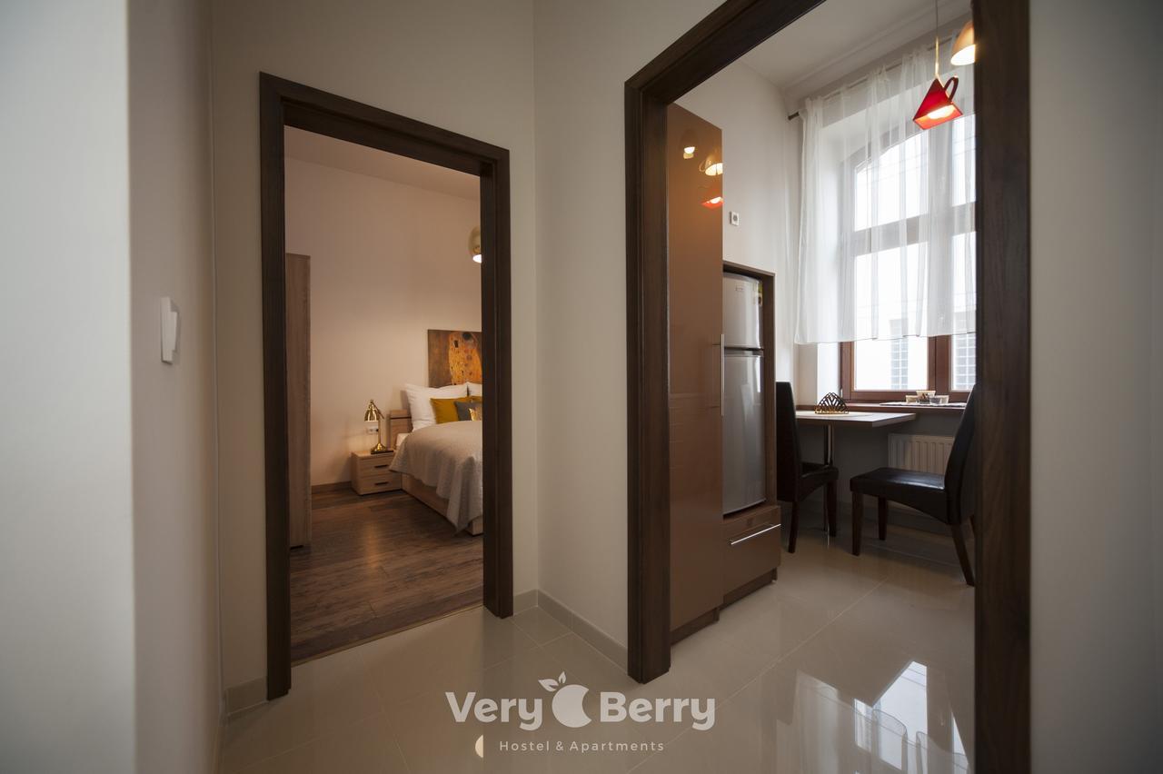 Przestronny Apartament Very Berry W Poznaniu Z Dwiema Sypialniami By Noclegi Renters Bagian luar foto