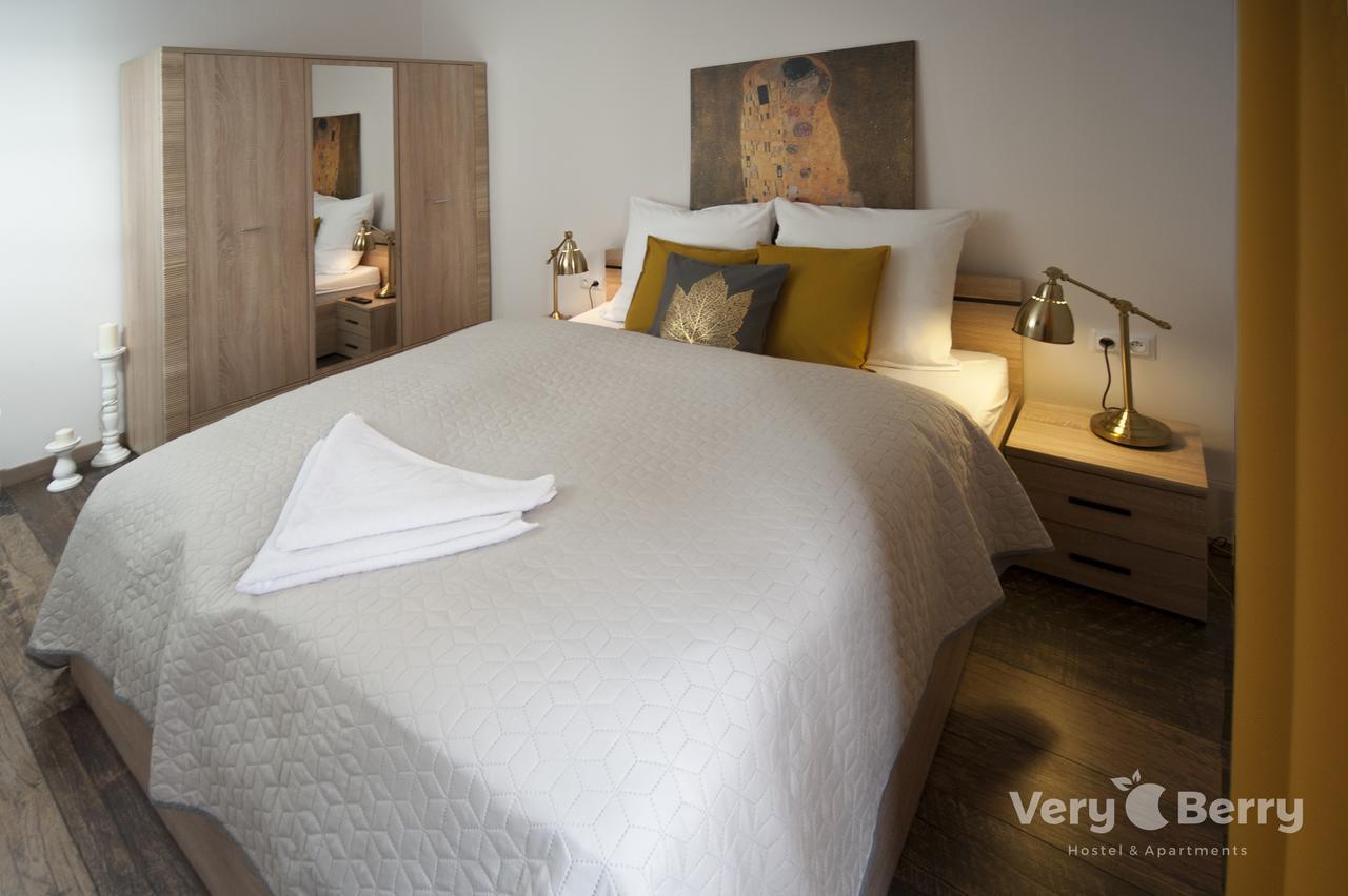 Przestronny Apartament Very Berry W Poznaniu Z Dwiema Sypialniami By Noclegi Renters Bagian luar foto