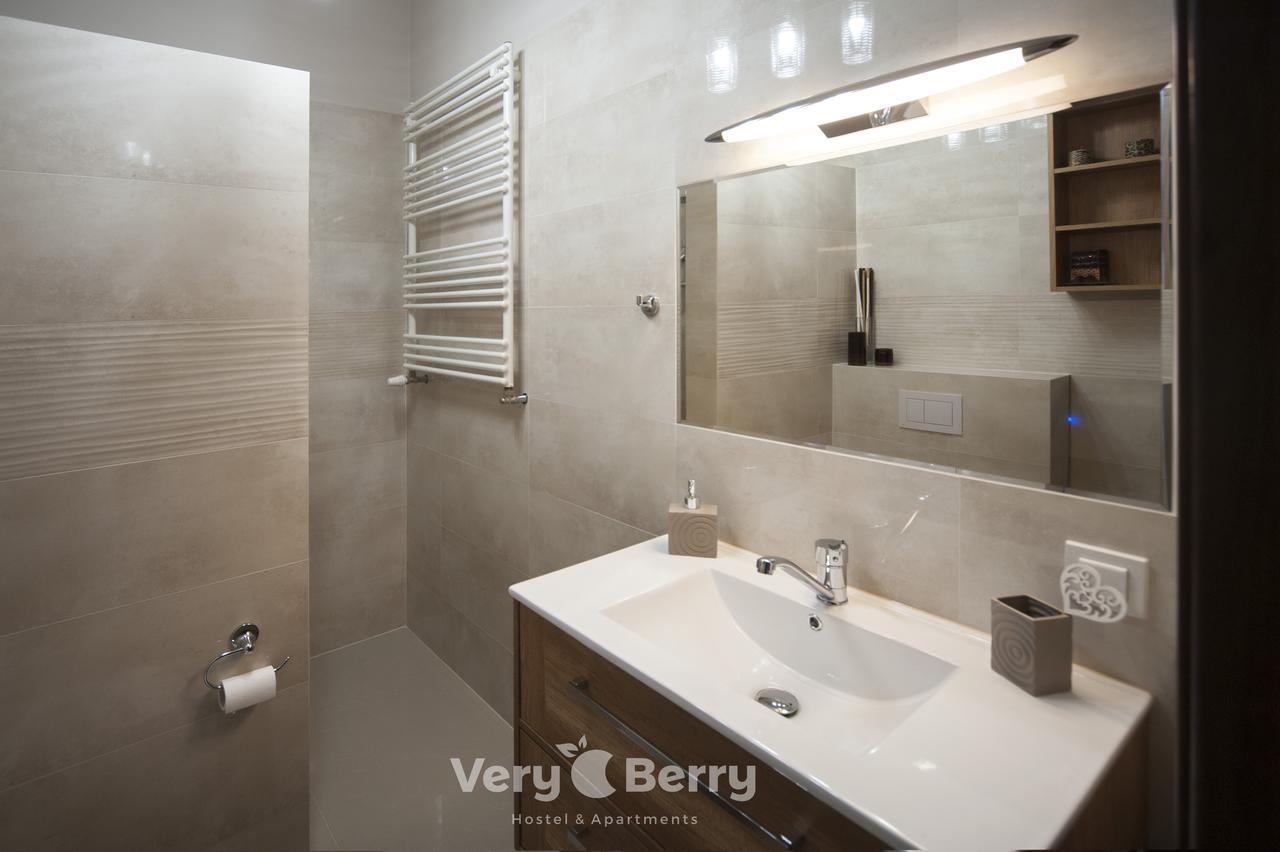 Przestronny Apartament Very Berry W Poznaniu Z Dwiema Sypialniami By Noclegi Renters Bagian luar foto