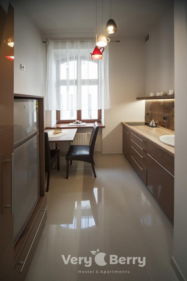 Przestronny Apartament Very Berry W Poznaniu Z Dwiema Sypialniami By Noclegi Renters Bagian luar foto