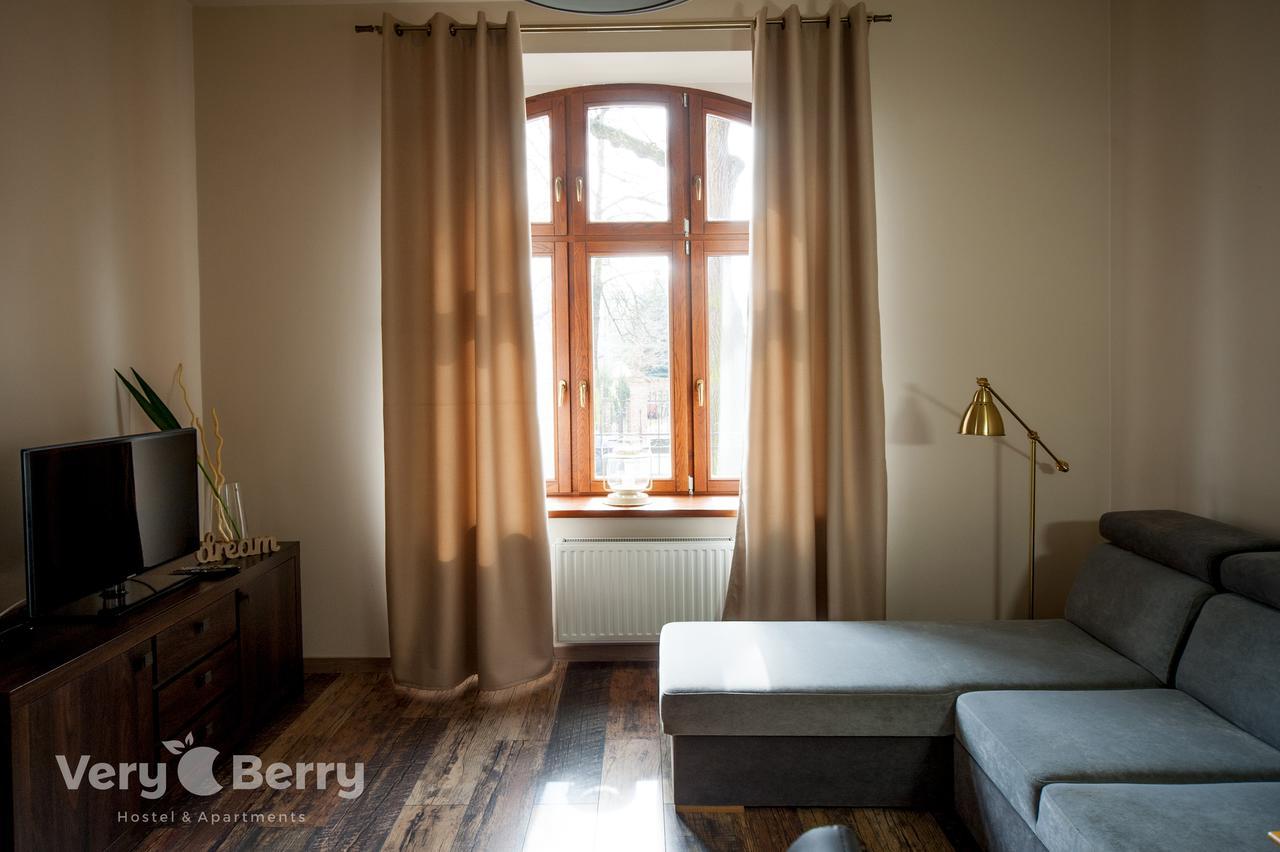 Przestronny Apartament Very Berry W Poznaniu Z Dwiema Sypialniami By Noclegi Renters Bagian luar foto