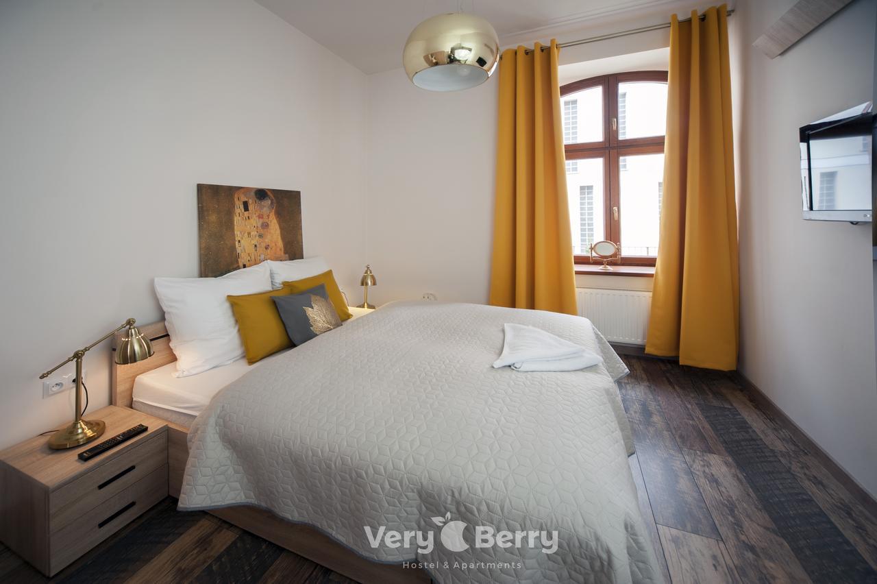 Przestronny Apartament Very Berry W Poznaniu Z Dwiema Sypialniami By Noclegi Renters Bagian luar foto