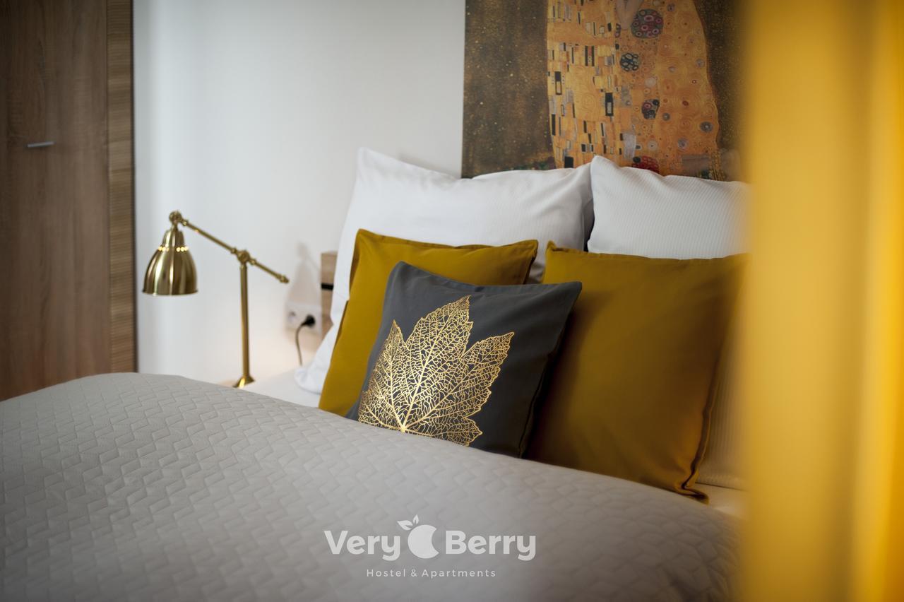 Przestronny Apartament Very Berry W Poznaniu Z Dwiema Sypialniami By Noclegi Renters Bagian luar foto